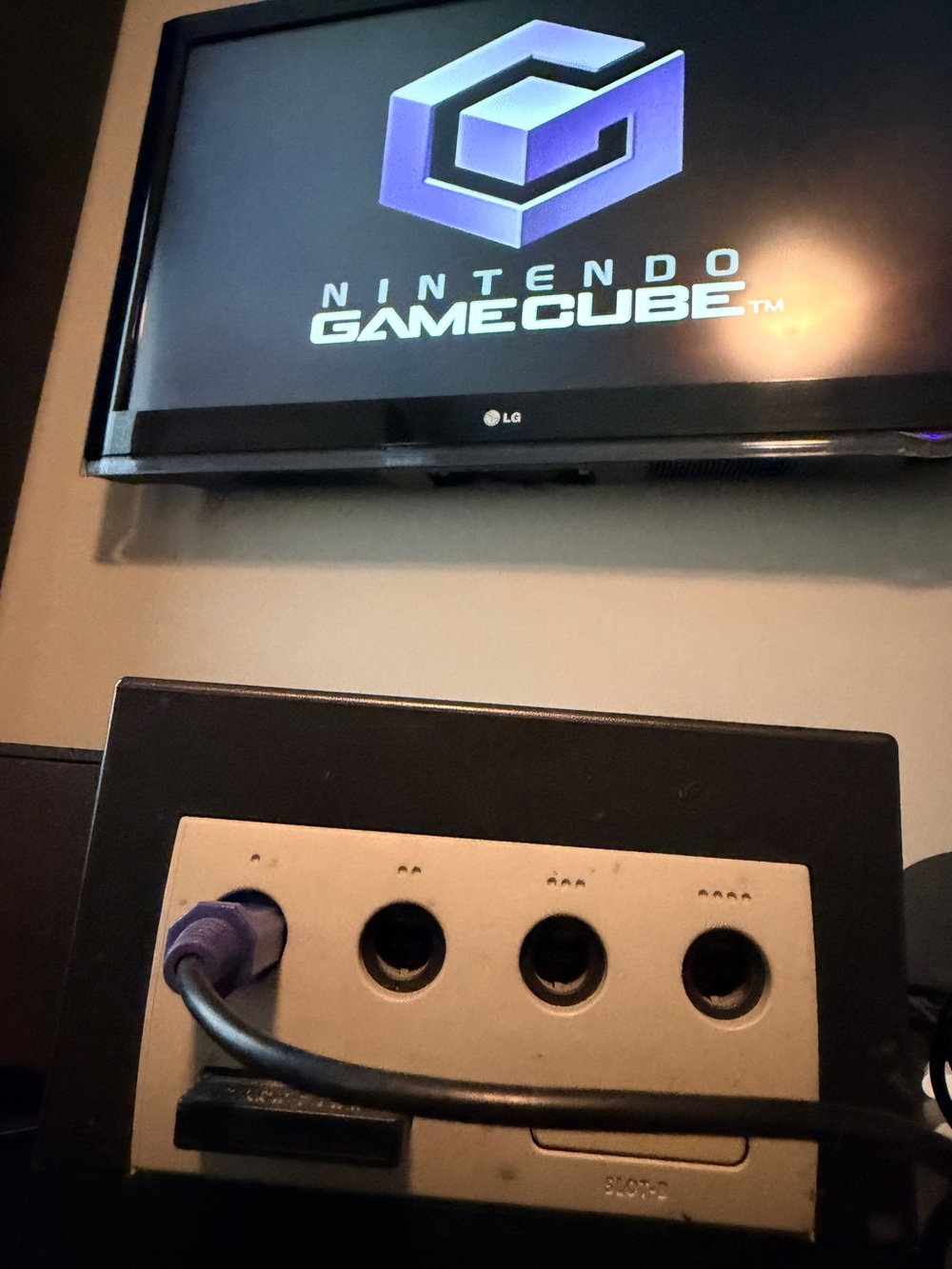 Nintendo GameCube Console. All wires included. 2 controllers. 1 Memory card. - Picture 8 of 8